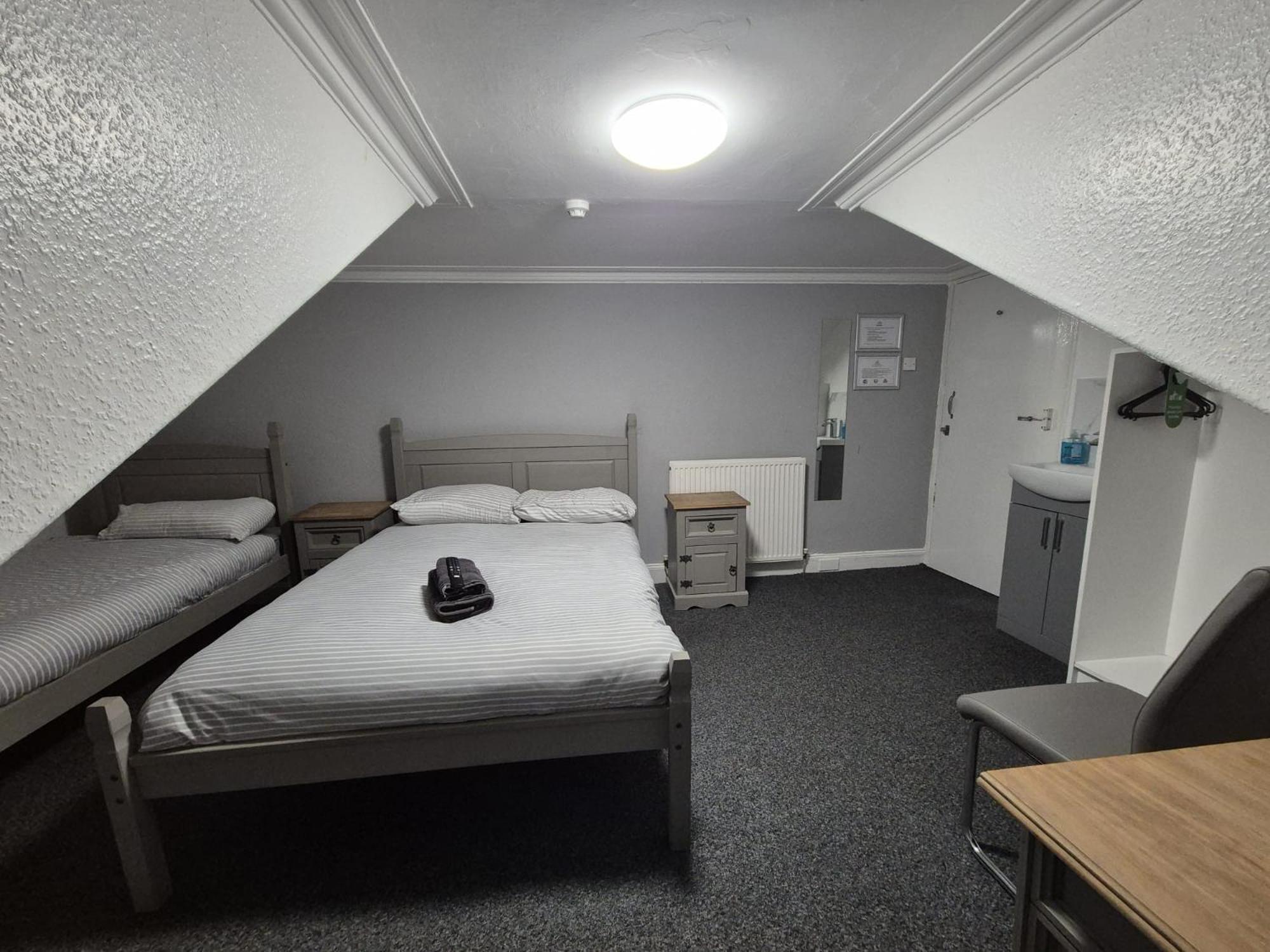 The Queens Hotel Cardenden 外观 照片