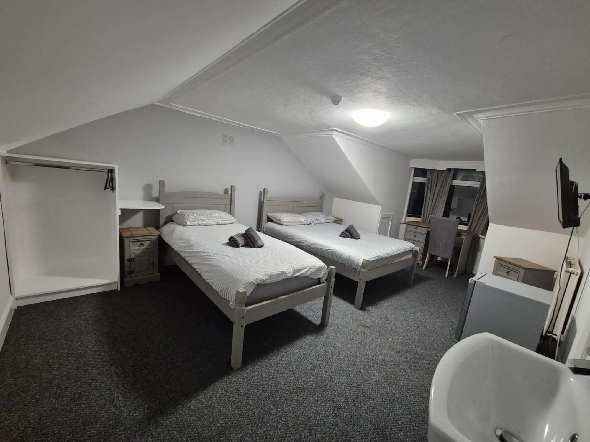 The Queens Hotel Cardenden 外观 照片